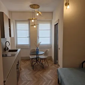  Appartamento Place - Piazza V Giornate In The Center- Wifi - Netflix